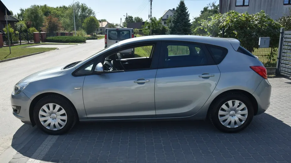 OPEL Astra -