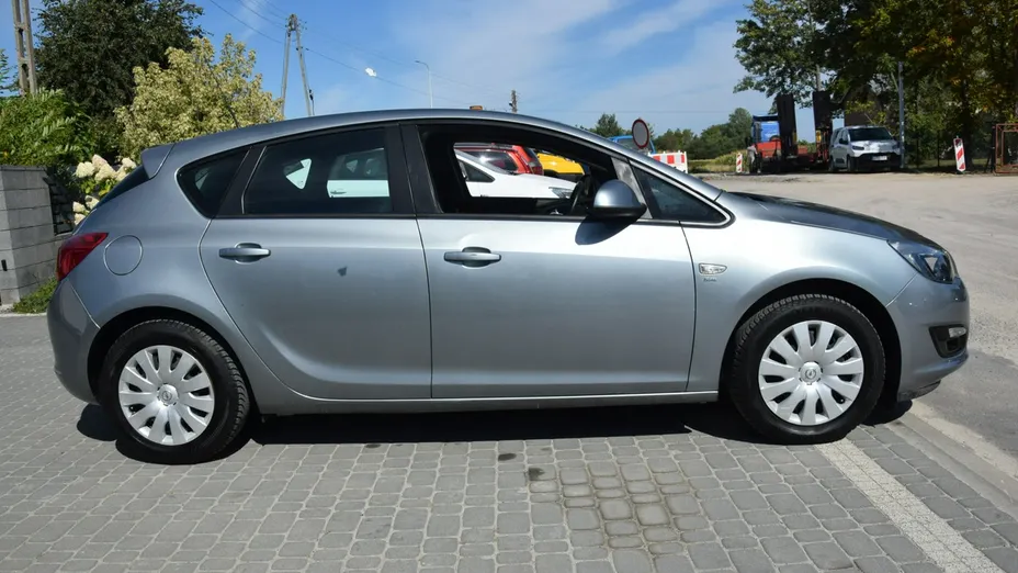 OPEL Astra -