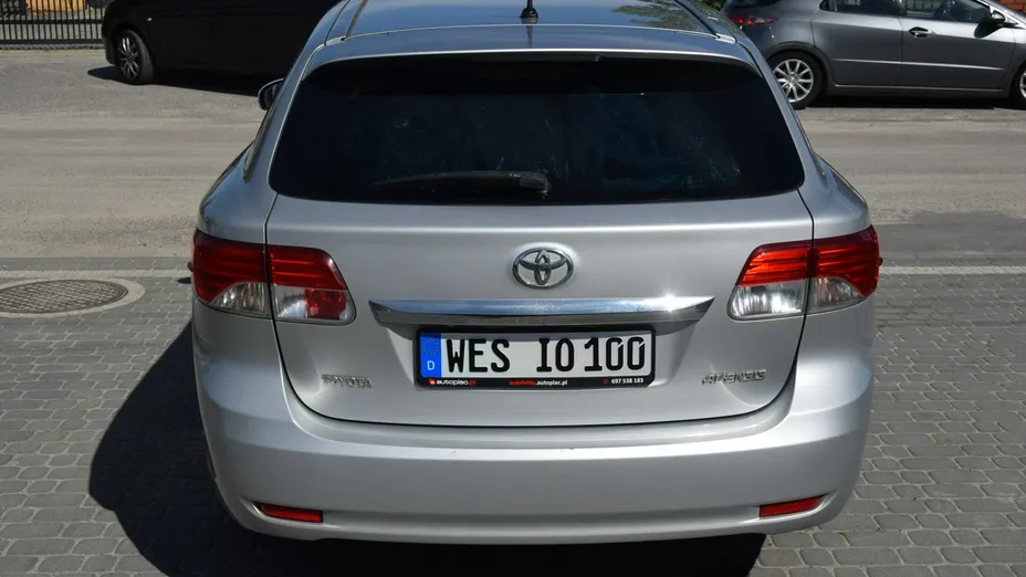 TOYOTA Avensis -