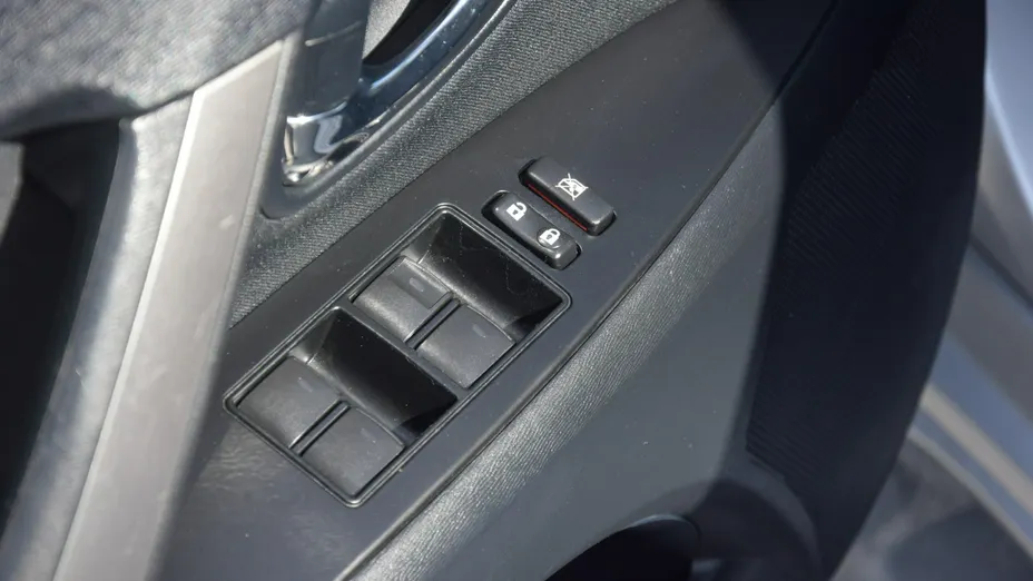 TOYOTA Avensis -