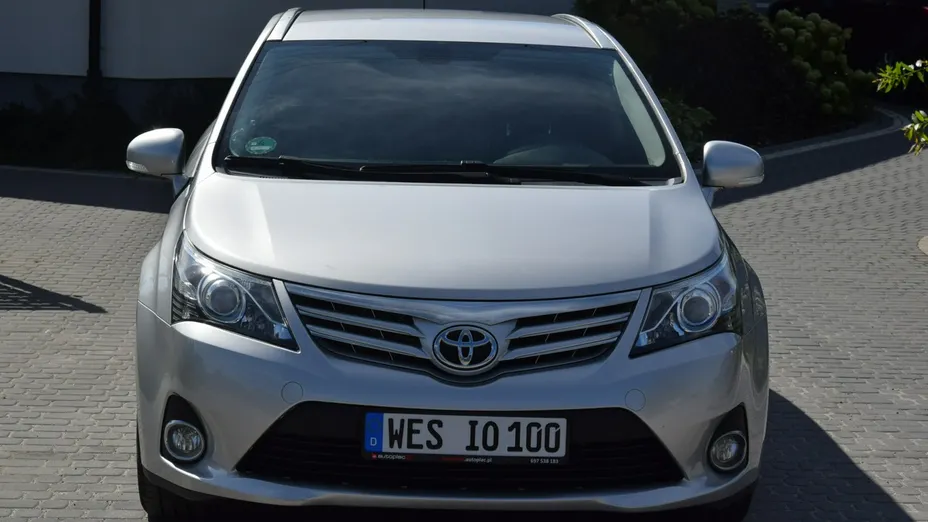 TOYOTA Avensis -
