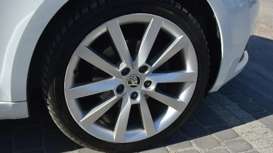 SKODA Octavia -