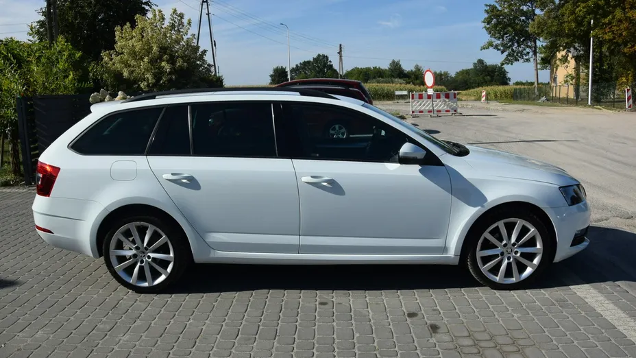 SKODA Octavia -