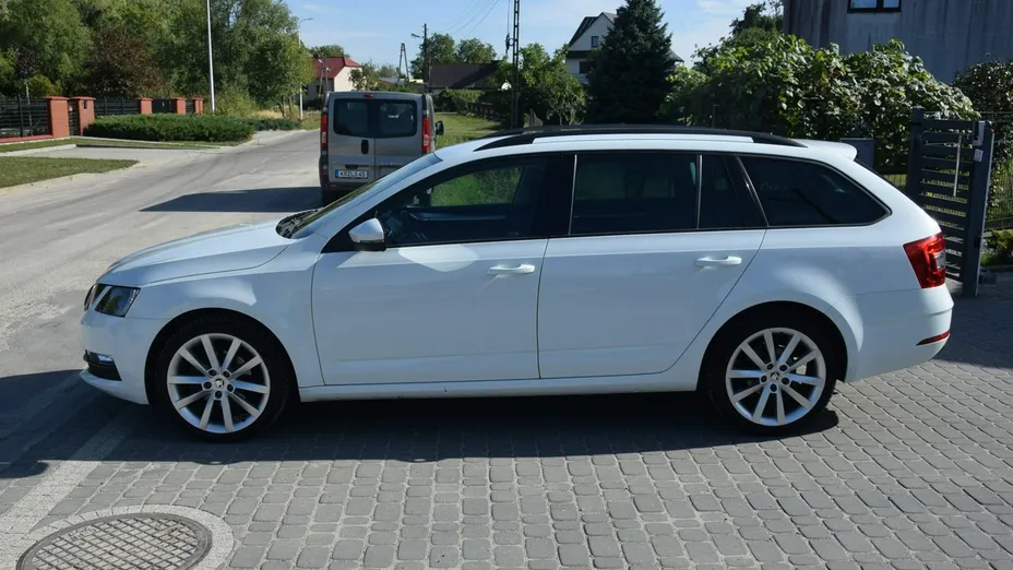 SKODA Octavia -
