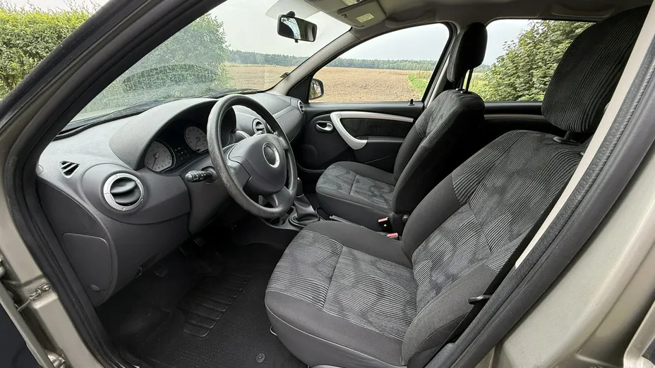 DACIA Sandero -