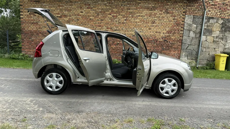 DACIA Sandero -