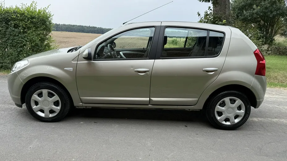 DACIA Sandero -