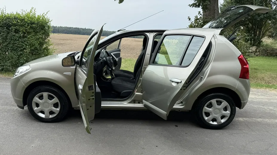 DACIA Sandero -