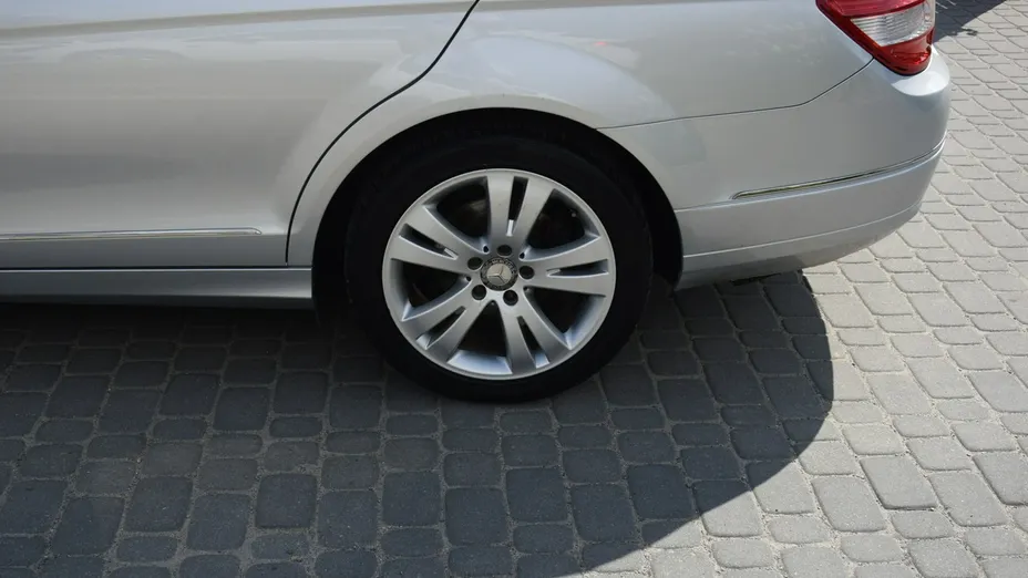 MERCEDES-BENZ C Klasa -