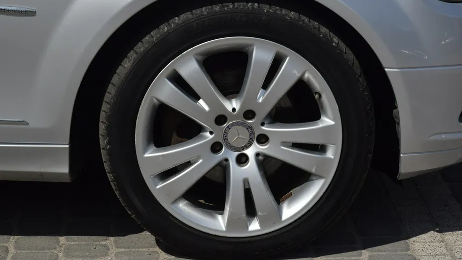 MERCEDES-BENZ C Klasa -