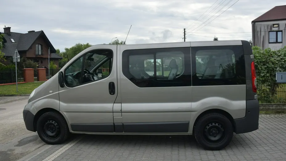 OPEL Vivaro -