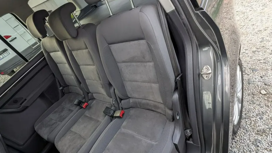 VOLKSWAGEN Touran -