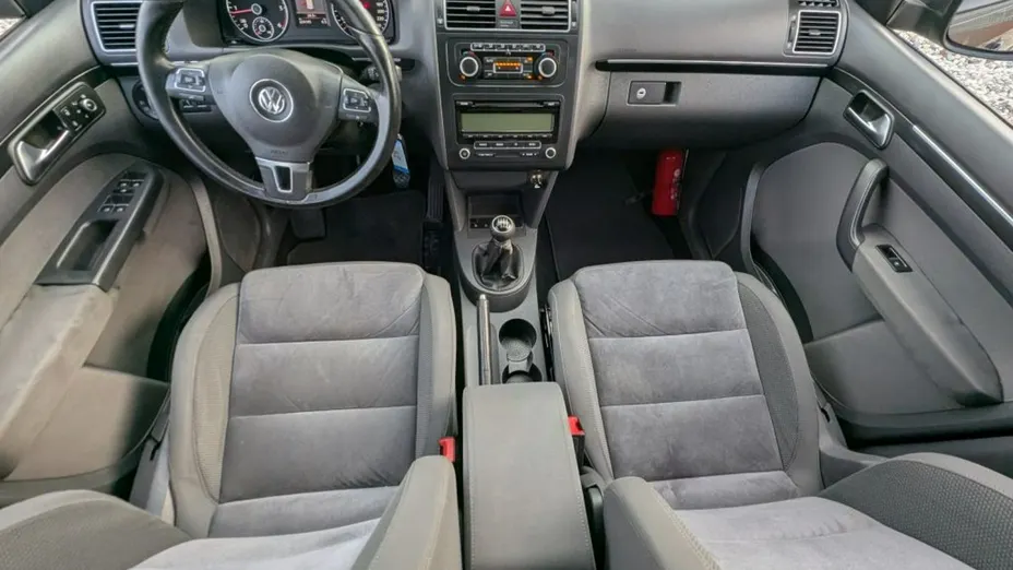 VOLKSWAGEN Touran -