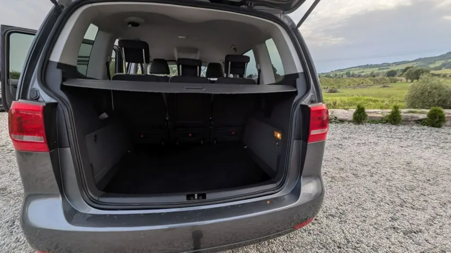 VOLKSWAGEN Touran -