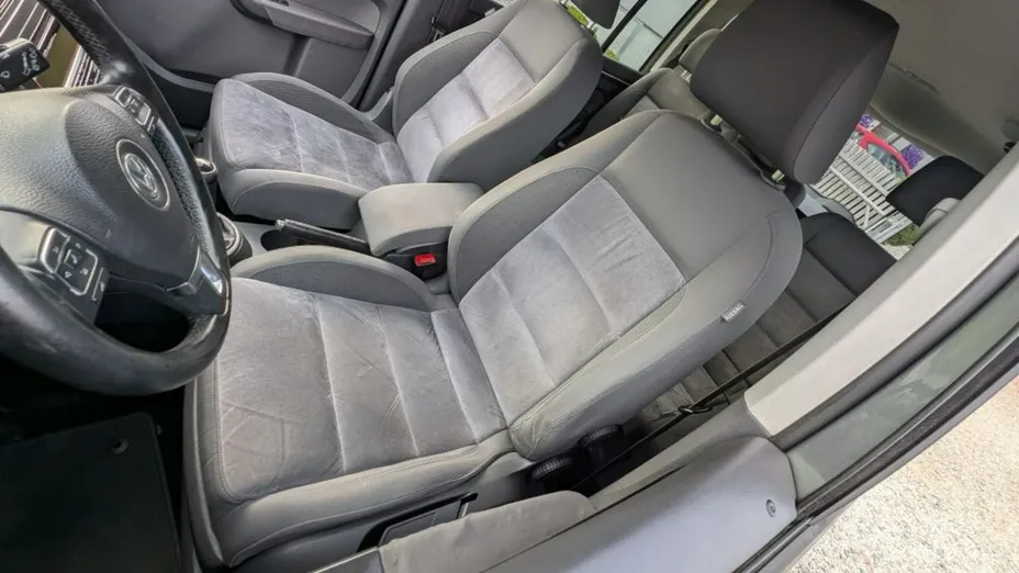 VOLKSWAGEN Touran -