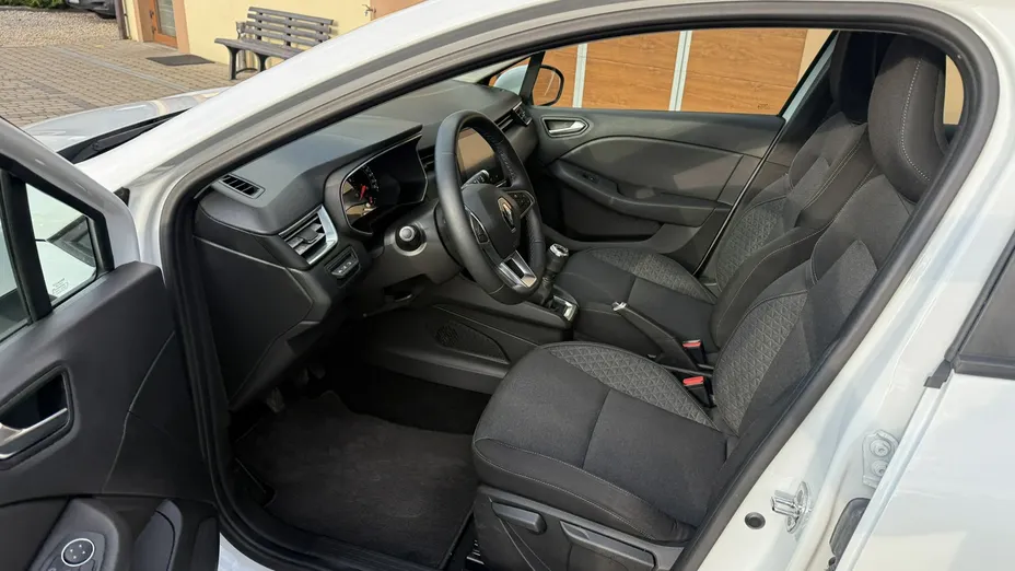 RENAULT Clio -