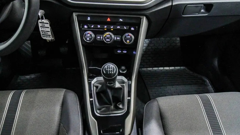 VOLKSWAGEN T-ROC -