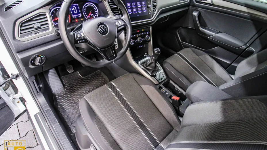VOLKSWAGEN T-ROC -