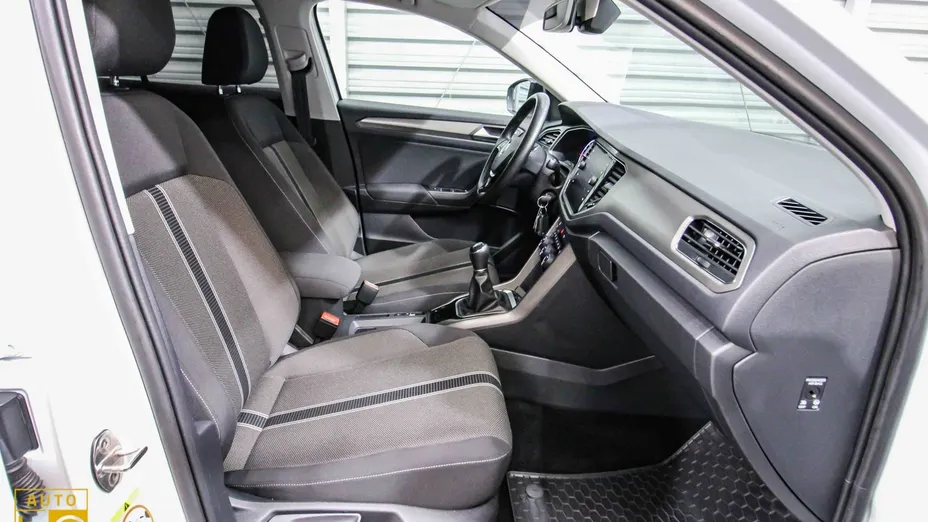 VOLKSWAGEN T-ROC -