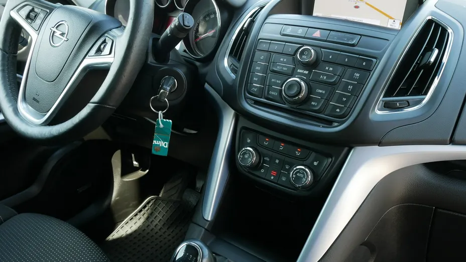 OPEL Zafira -