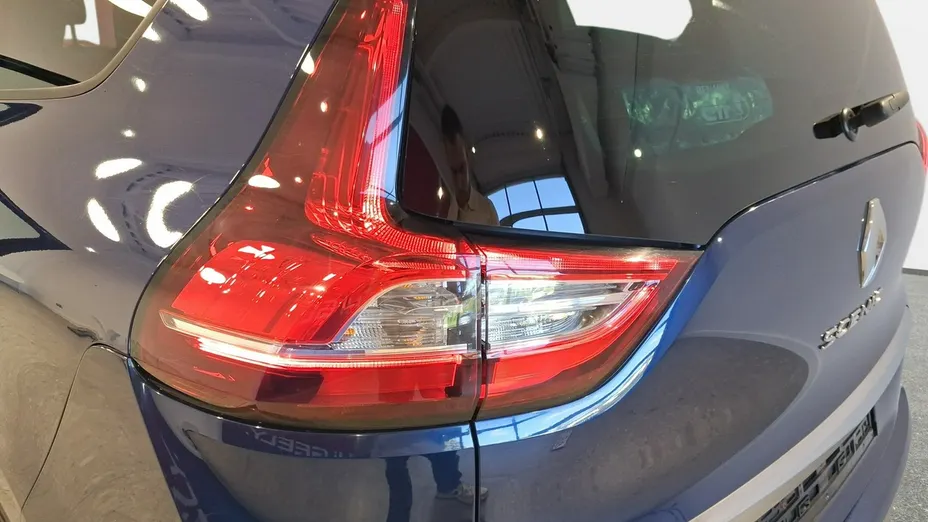RENAULT Scenic -