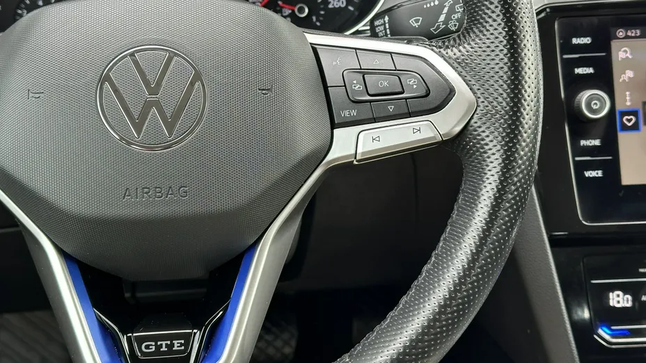 VOLKSWAGEN Passat -