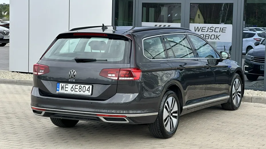 VOLKSWAGEN Passat -