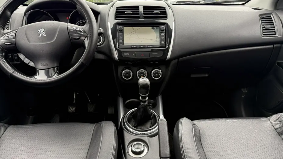 PEUGEOT 4008 -