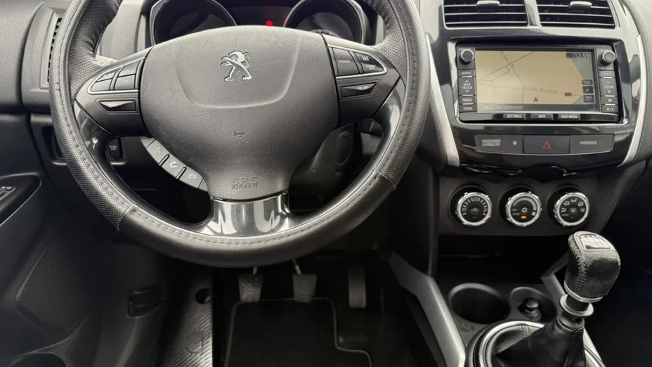 PEUGEOT 4008 -