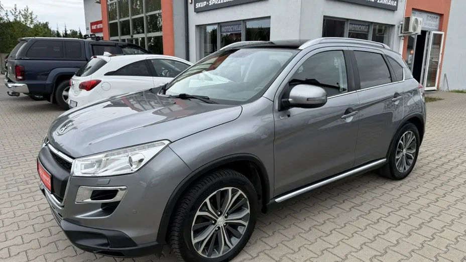 PEUGEOT 4008 -