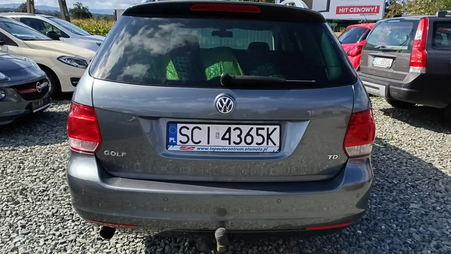 VOLKSWAGEN Golf -