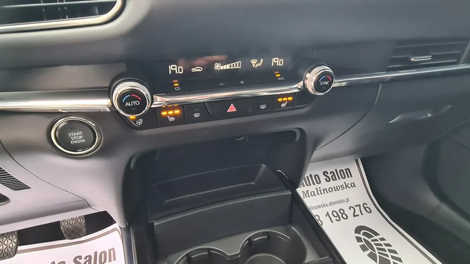 MAZDA CX-30 -