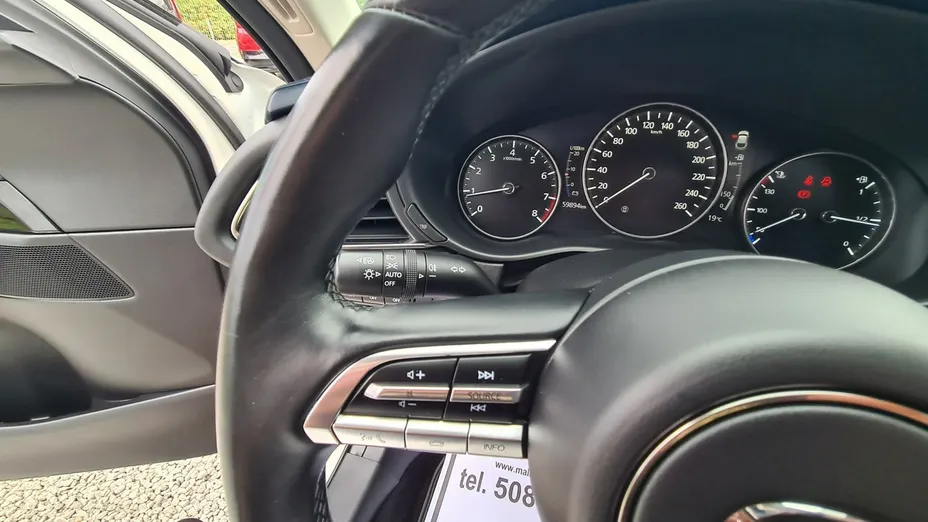 MAZDA CX-30 -