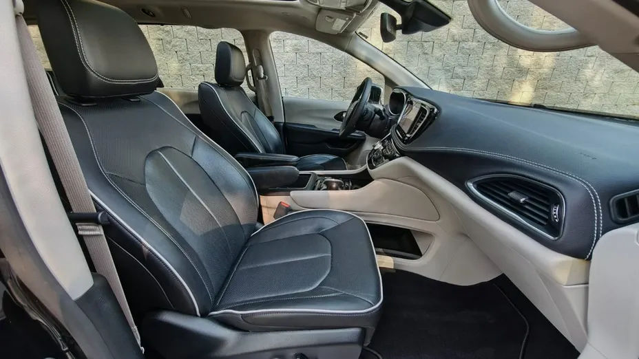 CHRYSLER Pacifica -