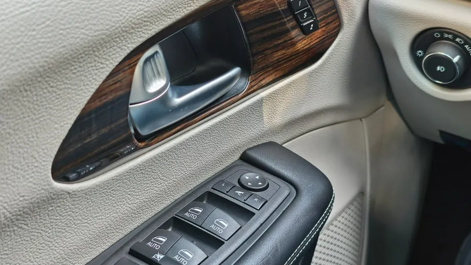 CHRYSLER Pacifica -
