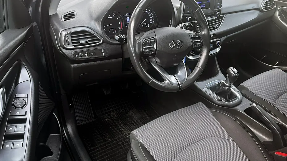 HYUNDAI i30 -