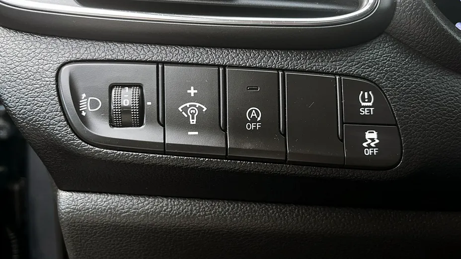 HYUNDAI i30 -