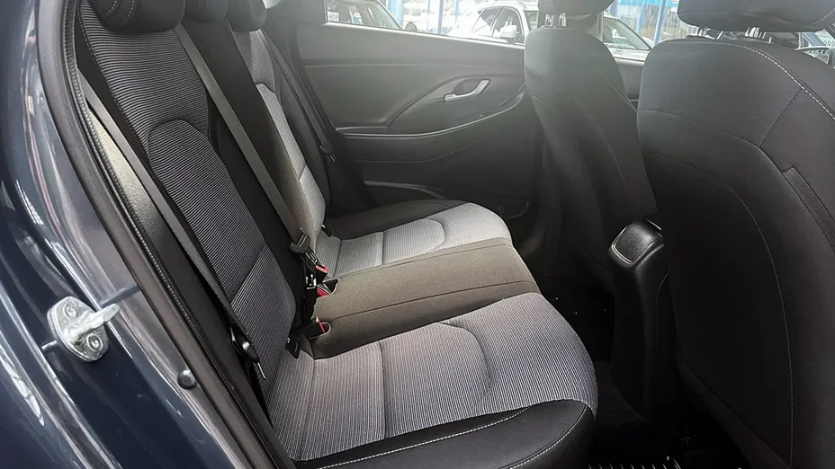 HYUNDAI i30 -