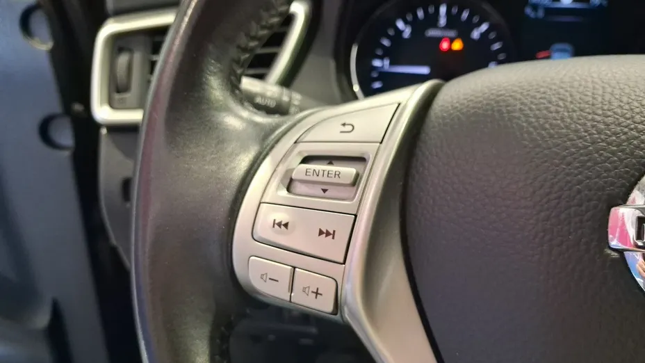 NISSAN Qashqai -