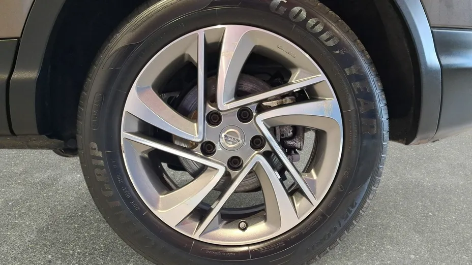 NISSAN Qashqai -