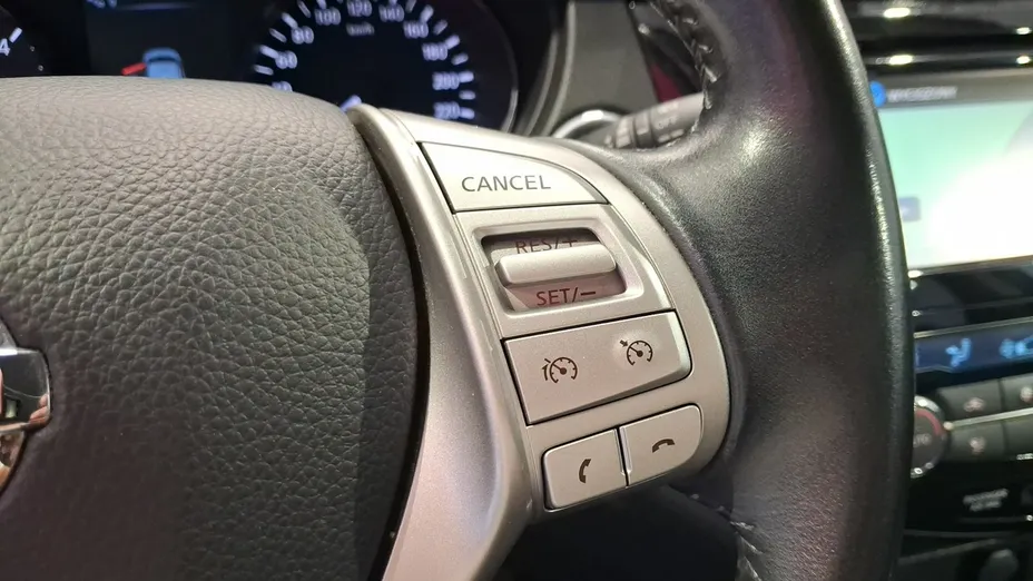 NISSAN Qashqai -