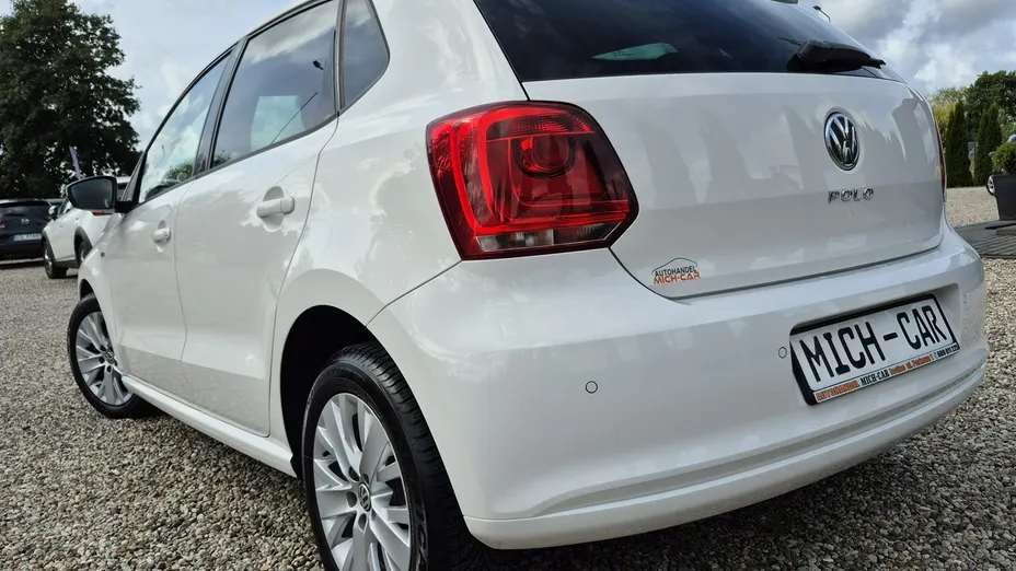 VOLKSWAGEN Polo -