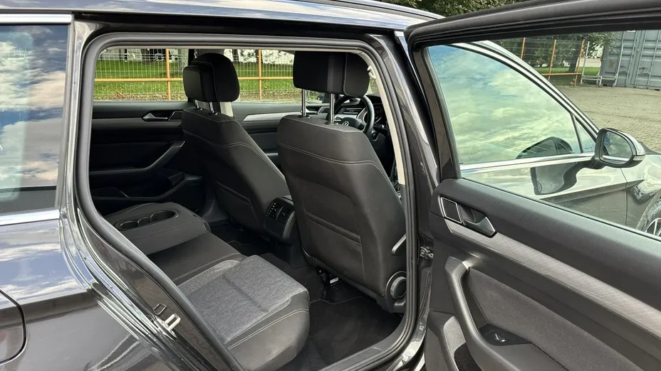 VOLKSWAGEN Passat -