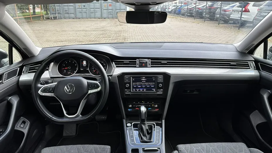 VOLKSWAGEN Passat -