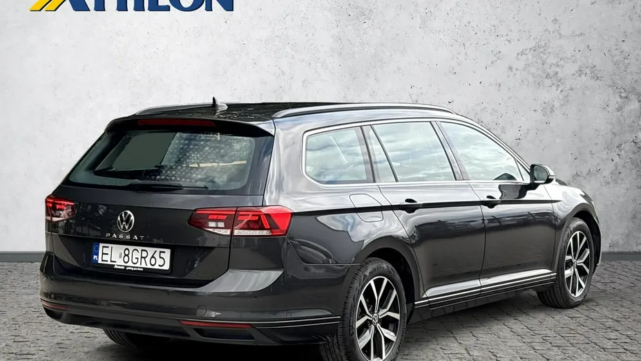VOLKSWAGEN Passat -