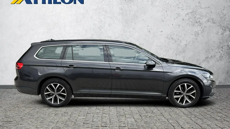 VOLKSWAGEN Passat -
