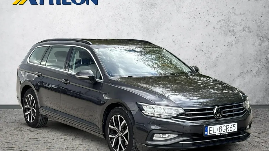 VOLKSWAGEN Passat -