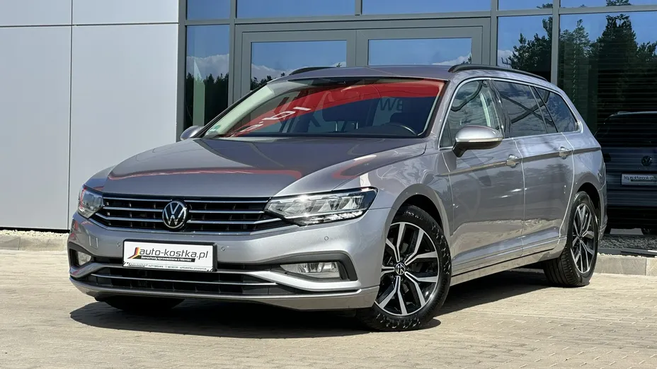VOLKSWAGEN Passat -