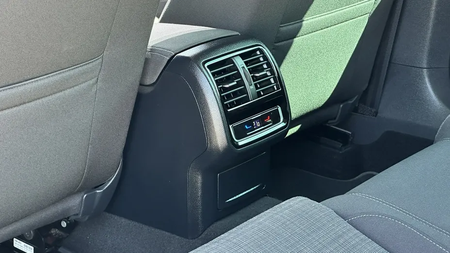 VOLKSWAGEN Passat -