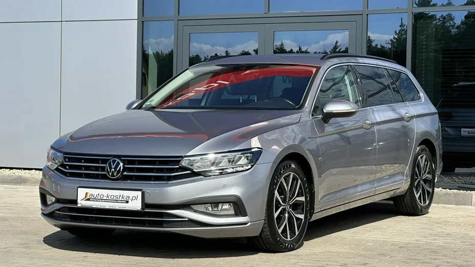 VOLKSWAGEN Passat -